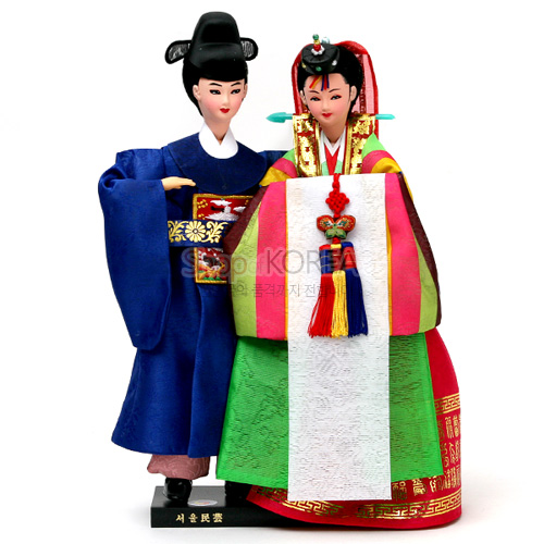 http://www.shopofkorea.com/shop_view.php?query=view&no=9232 한복인형